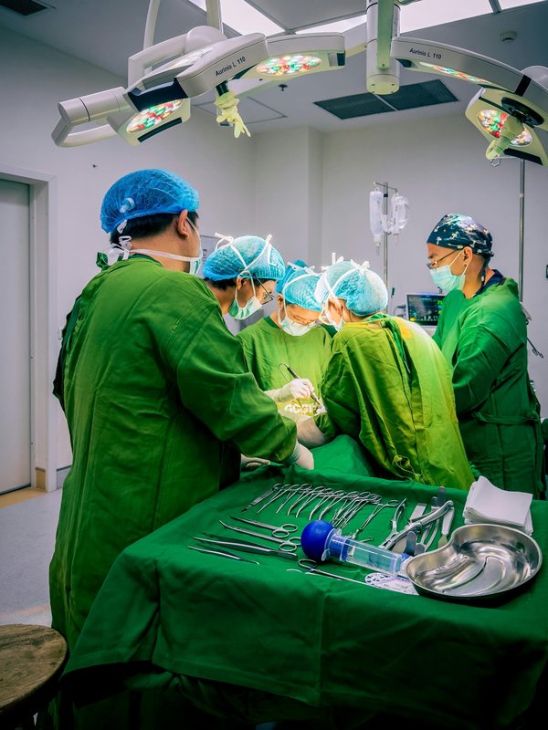 Rhinoplastie à bordeaux : redéfinissez votre profil facial